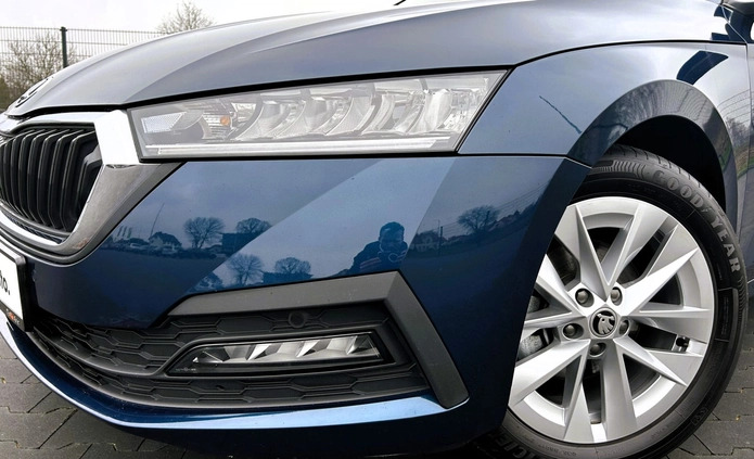 Skoda Octavia cena 109900 przebieg: 38396, rok produkcji 2022 z Starogard Gdański małe 106